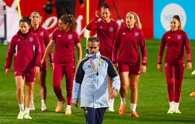 九游体育-【观察】美国德国为何早早出局？好教练比球星重要